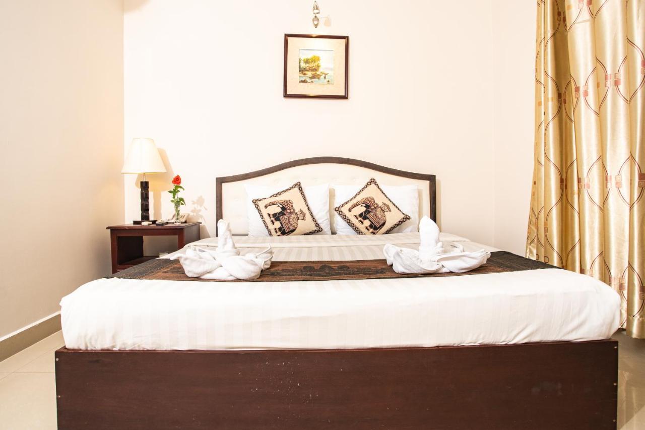 Silver Mounts Hotel Phnom Penh Exterior photo
