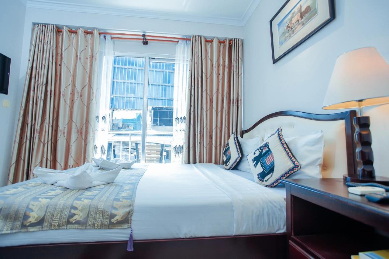 Silver Mounts Hotel Phnom Penh Exterior photo