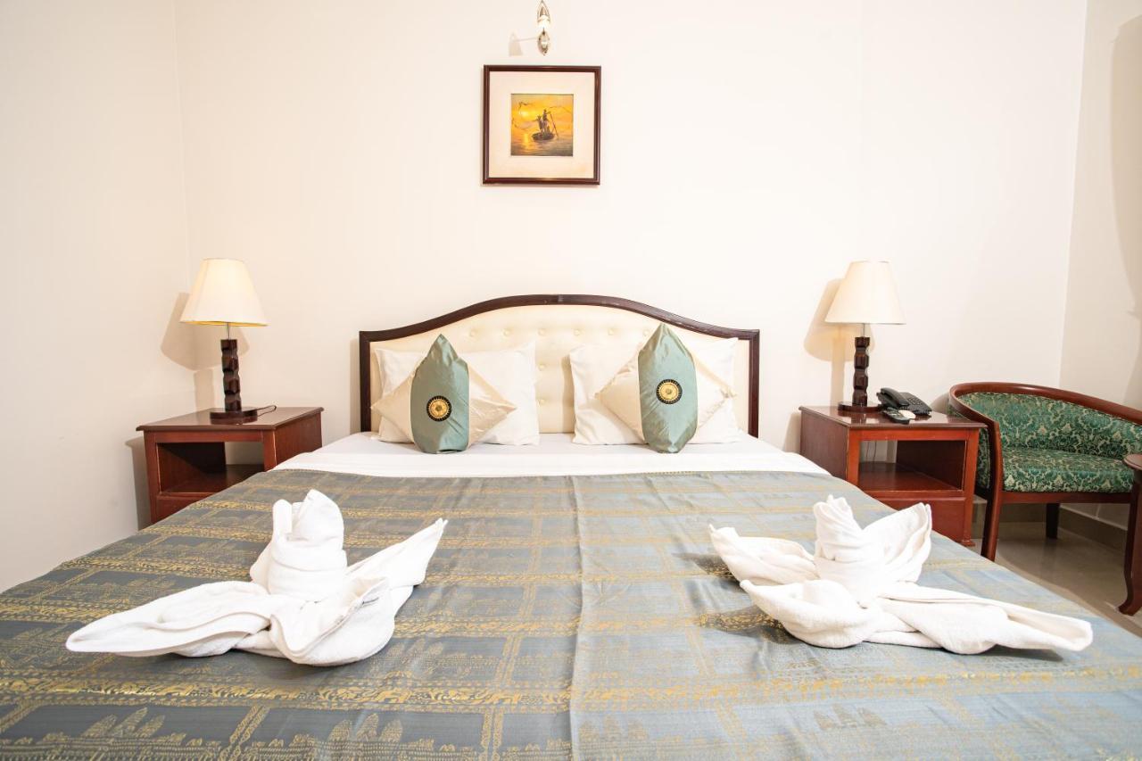 Silver Mounts Hotel Phnom Penh Exterior photo
