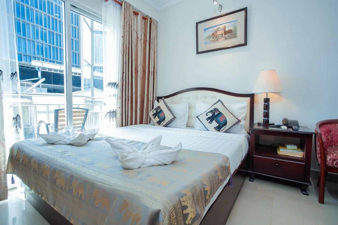 Silver Mounts Hotel Phnom Penh Exterior photo