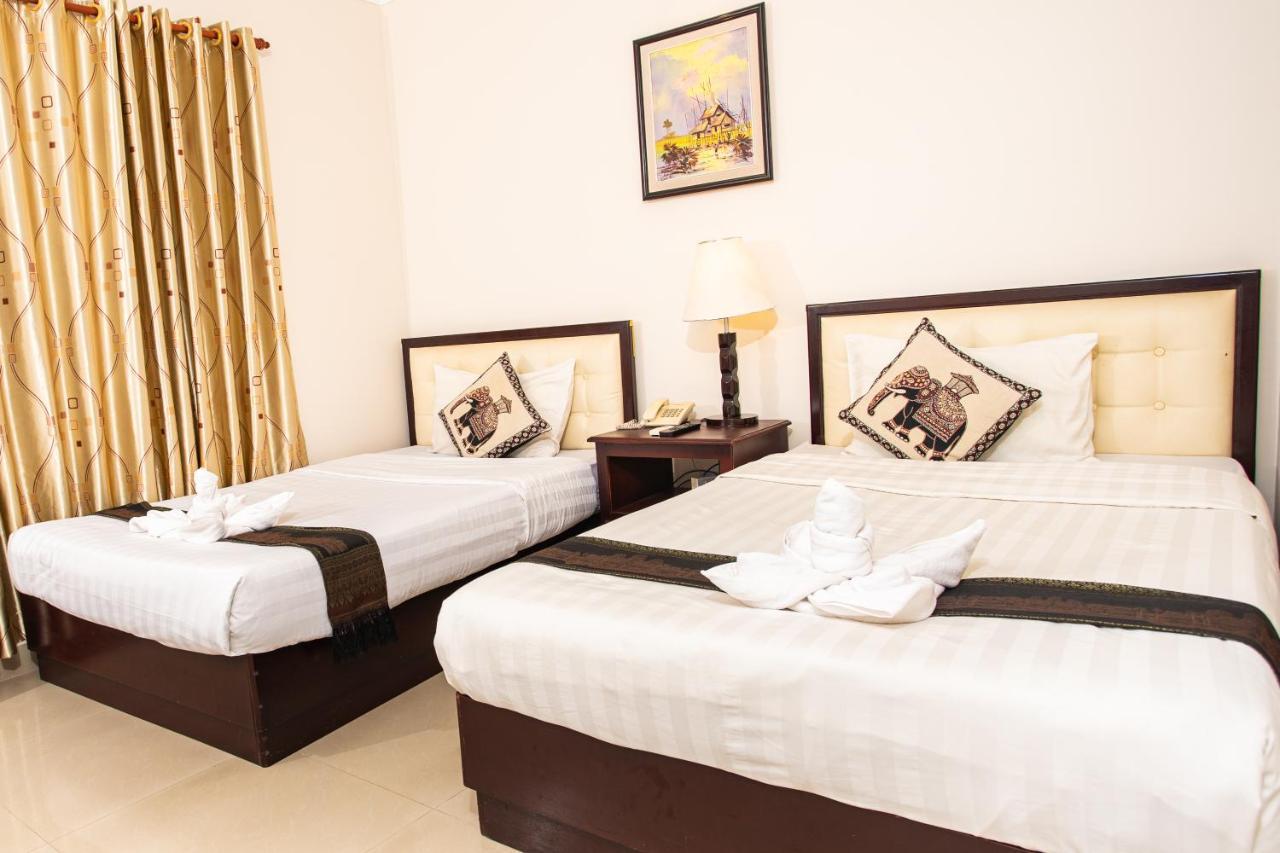Silver Mounts Hotel Phnom Penh Exterior photo
