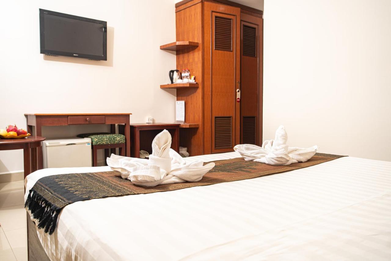Silver Mounts Hotel Phnom Penh Exterior photo