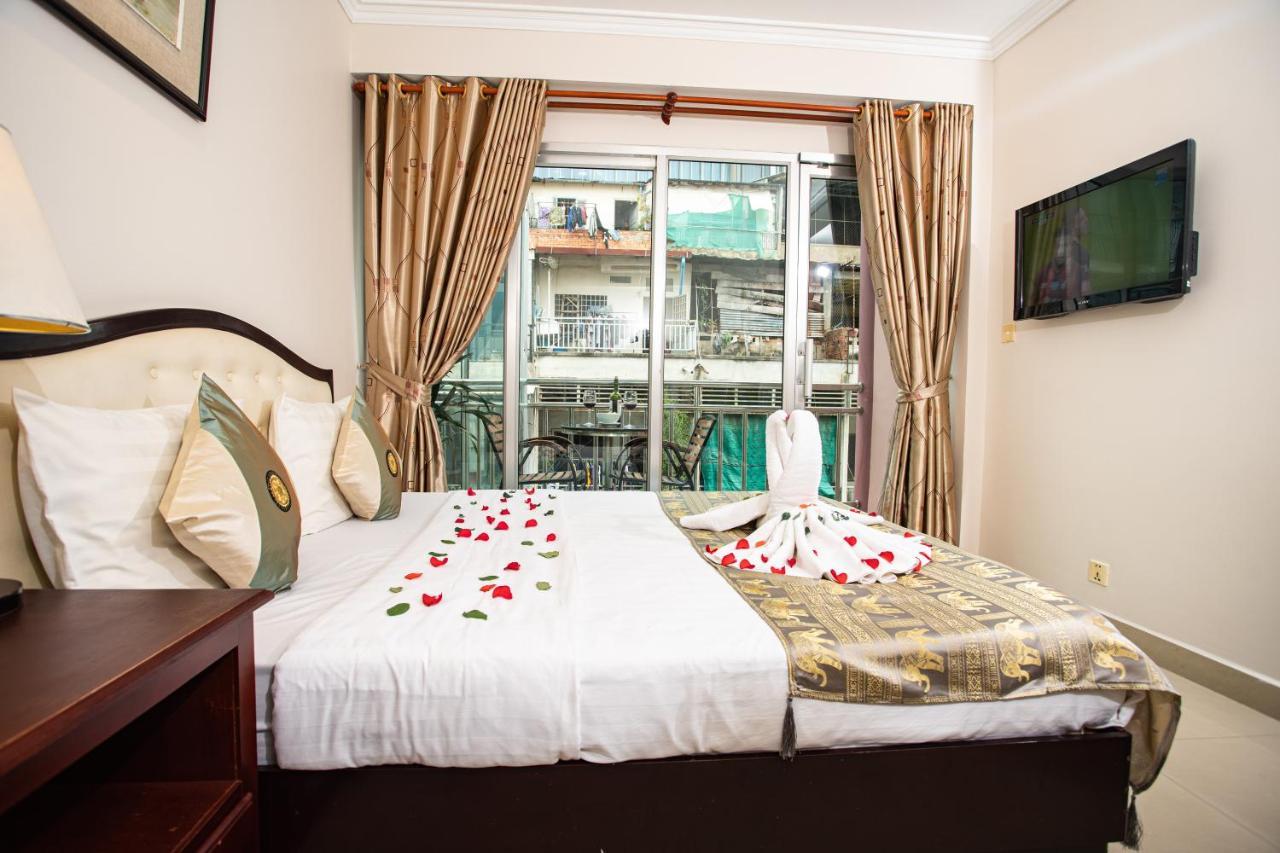 Silver Mounts Hotel Phnom Penh Exterior photo
