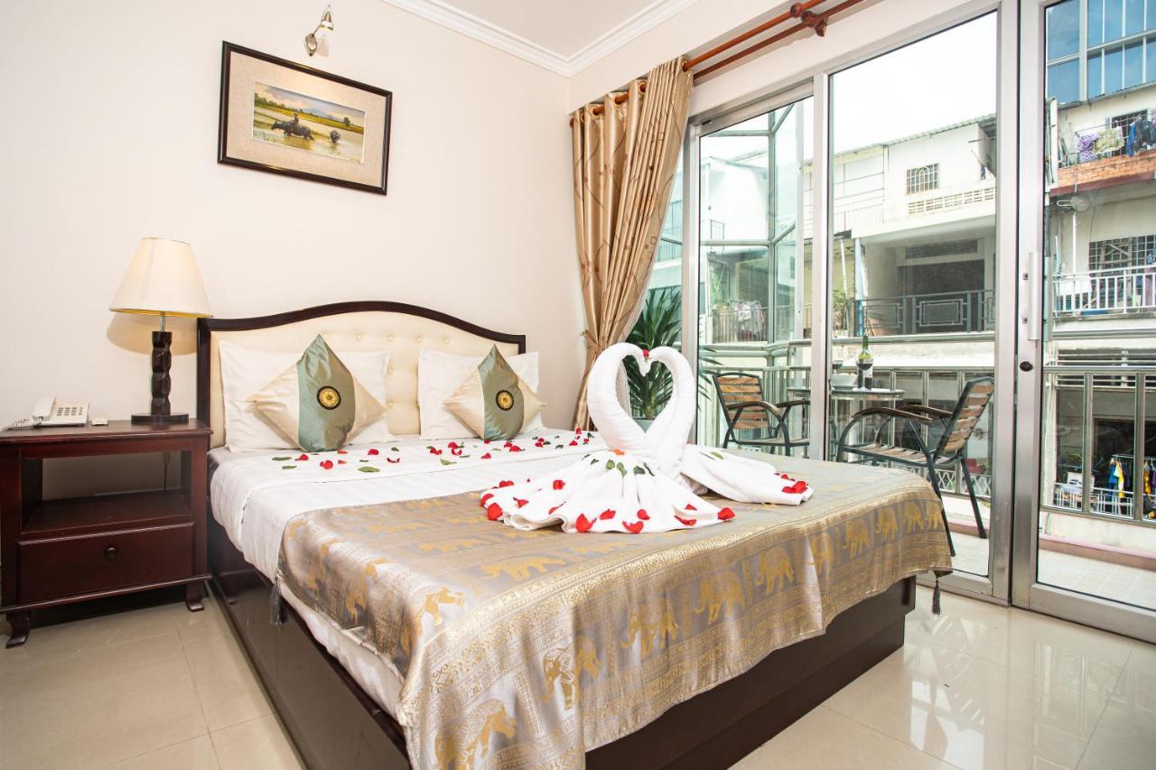 Silver Mounts Hotel Phnom Penh Exterior photo