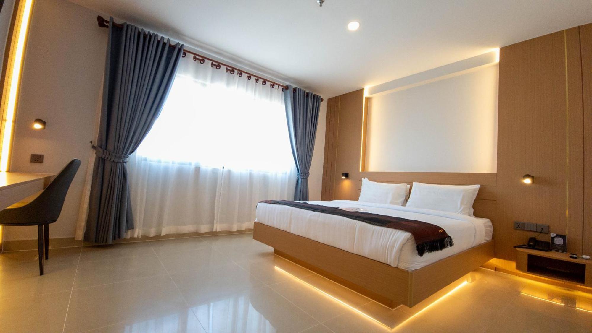 Silver Mounts Hotel Phnom Penh Exterior photo