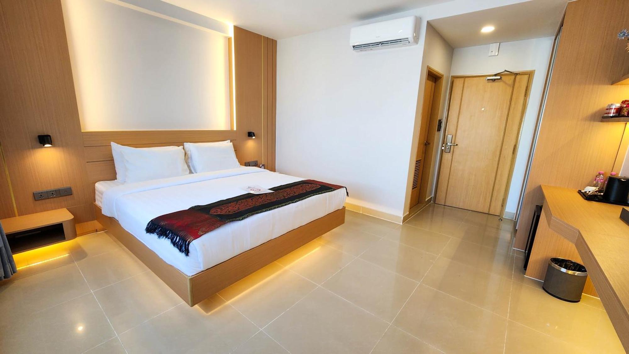 Silver Mounts Hotel Phnom Penh Exterior photo