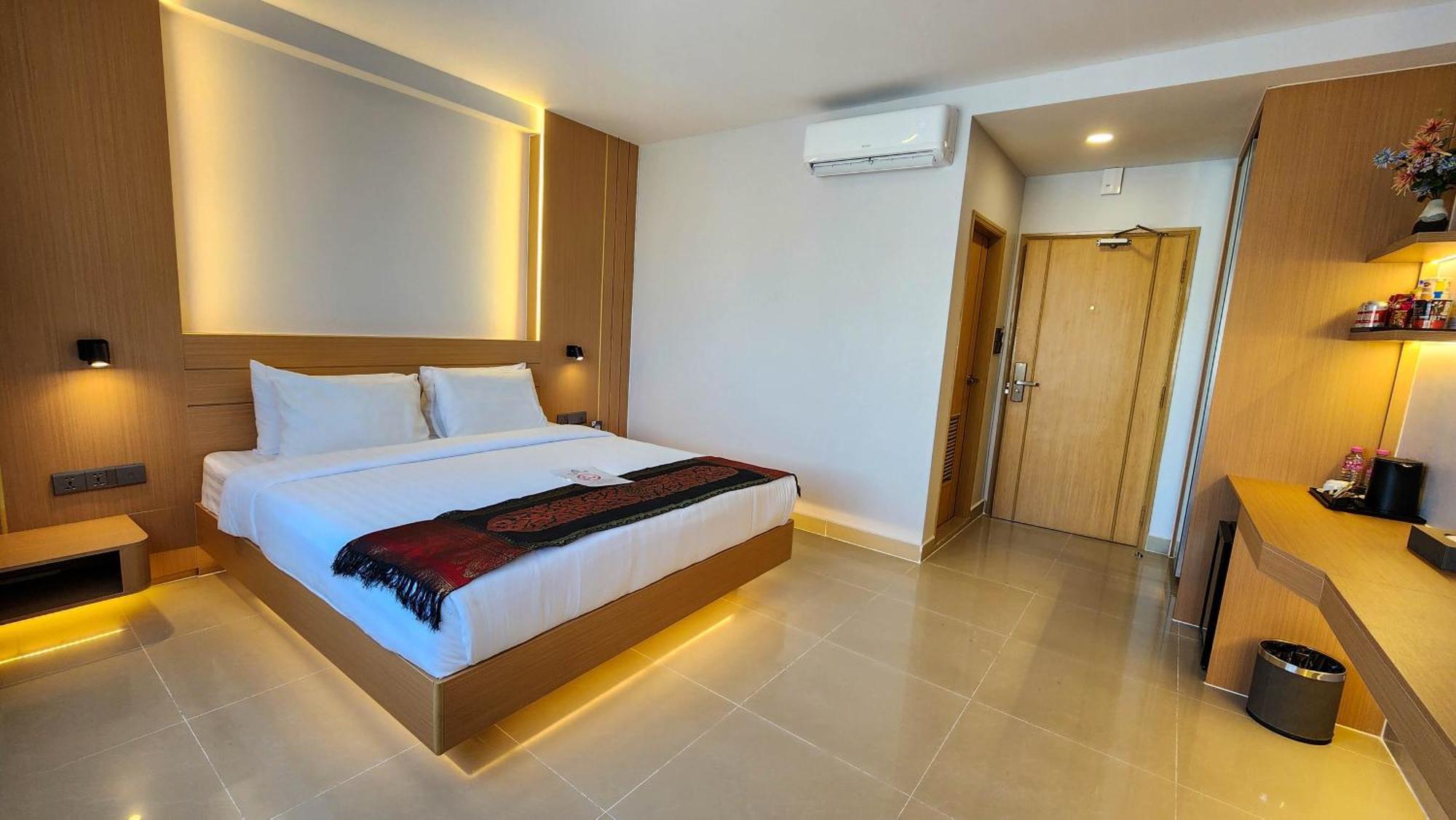 Silver Mounts Hotel Phnom Penh Exterior photo