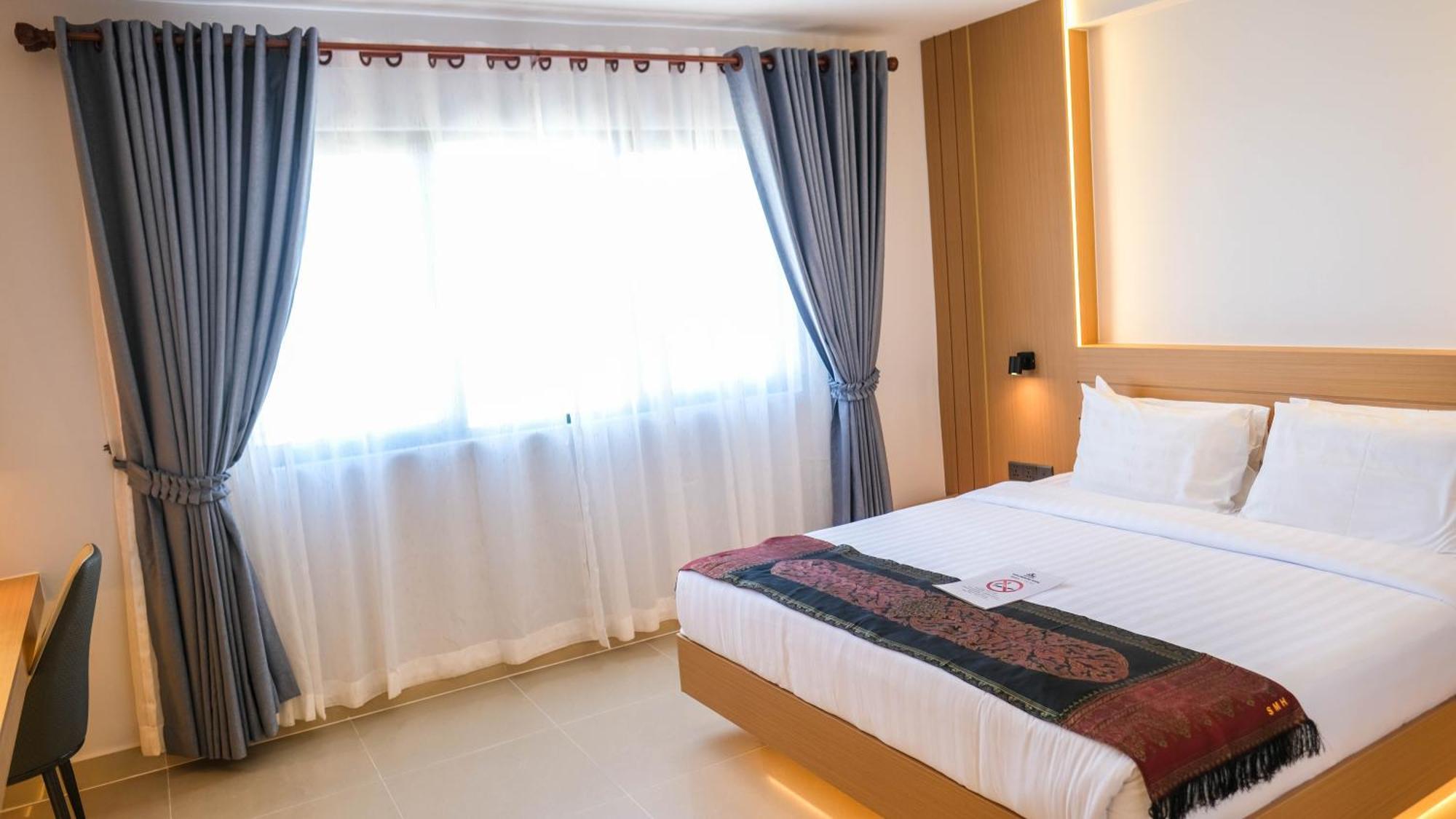 Silver Mounts Hotel Phnom Penh Exterior photo